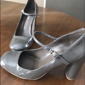 Ecco grey heels